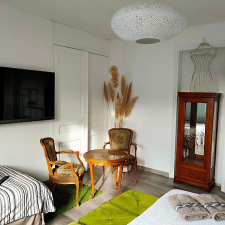 A La Villa Perroy Les Chambres Sont Spacieuses Et Les Petit-Dejeuners Offerts Duinkerke Buitenkant foto