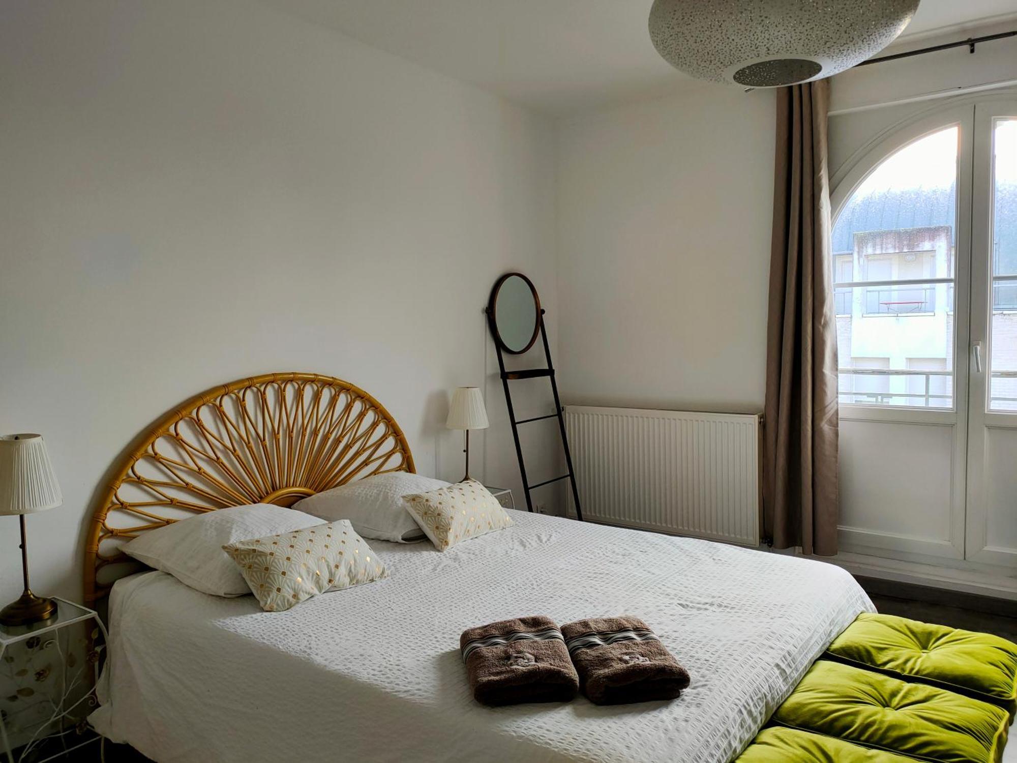 A La Villa Perroy Les Chambres Sont Spacieuses Et Les Petit-Dejeuners Offerts Duinkerke Buitenkant foto