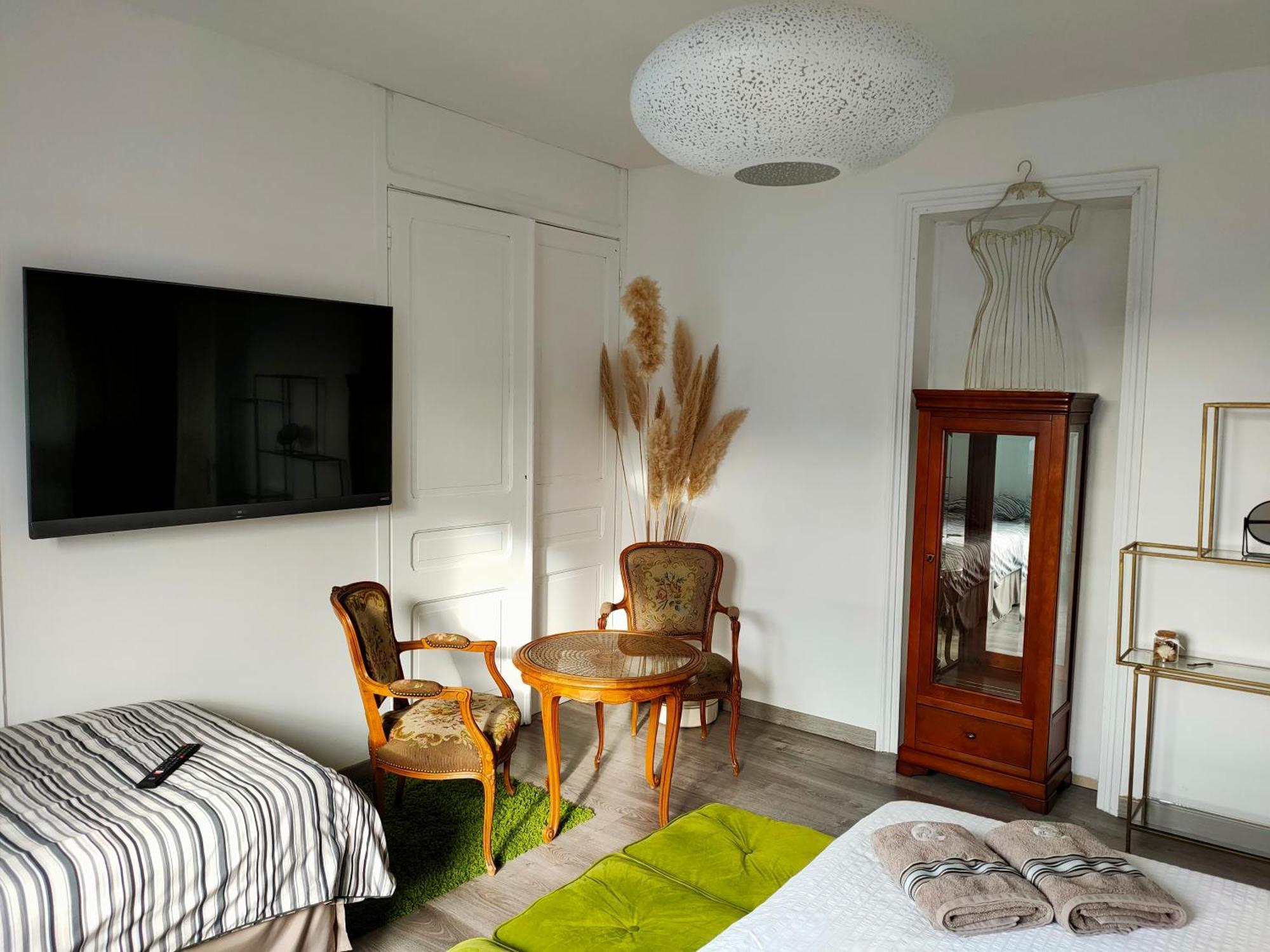 A La Villa Perroy Les Chambres Sont Spacieuses Et Les Petit-Dejeuners Offerts Duinkerke Buitenkant foto